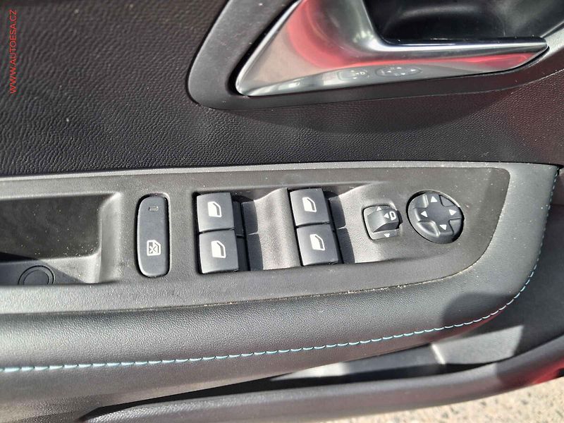 Peugeot 208 (2023) 1.2 PT, Allure, AT, LED, navi - fotka 12 z 20
