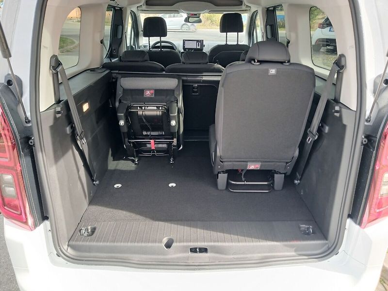 Toyota ProAce City Verso 1,5D VIP 7 míst AT long - fotka 5 z 8