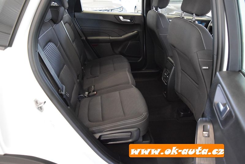 Ford Kuga 1.5 EBLUE TITANIUM 56 000 KM - fotka 17 z 57
