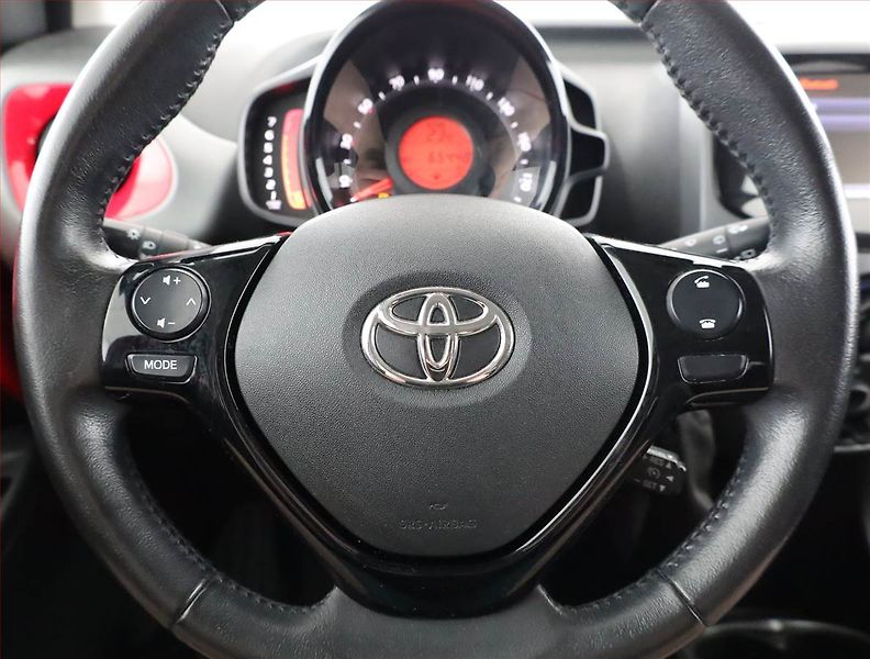 Toyota Aygo (2018) 1.0 VVT-i, Serv.kniha - fotka 14 z 16