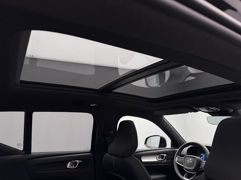 Volvo XC40 B4 DARK ULTRA REZERVACE - fotka 30 z 48