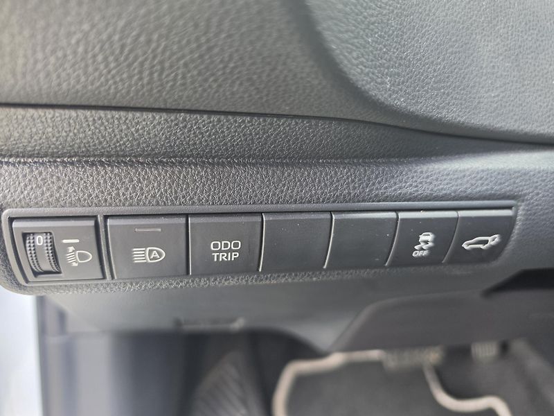 Toyota Corolla (2024) Touring Sport Style 1,8 103kW - fotka 17 z 23
