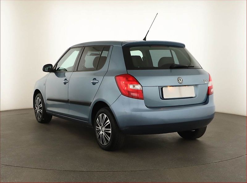 Škoda Fabia (2008) Ambition 1.2 12V, nová STK - fotka 4 z 11