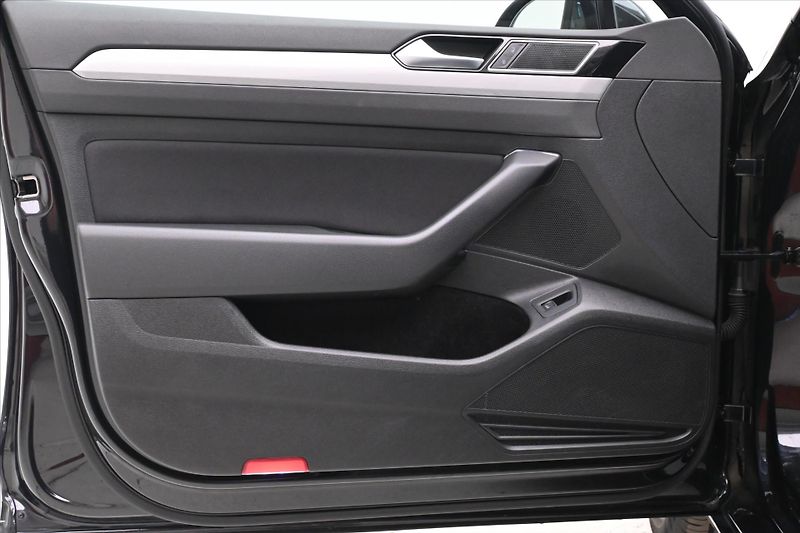 Volkswagen Passat 2,0 TDI 110 kW DSG Business Zá - fotka 25 z 32
