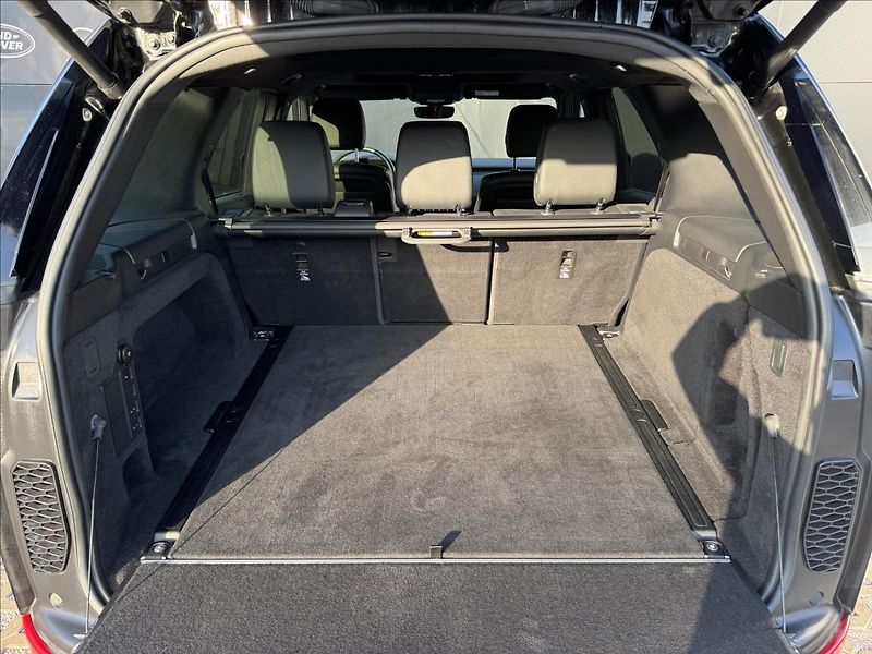 Land Rover Discovery 3,0 SDV6 HSE AWD AT DPH - fotka 13 z 31