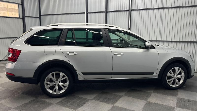 Škoda Octavia (2015) SCOUT - fotka 26 z 27