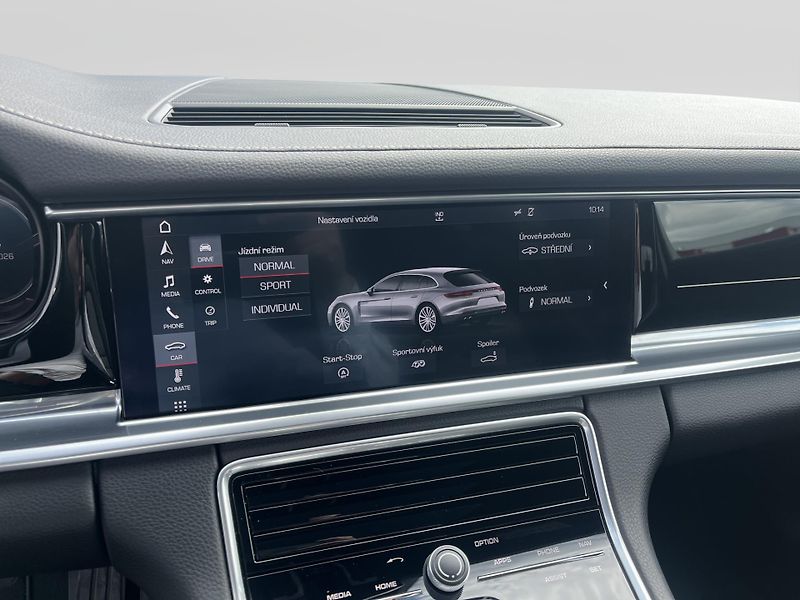 Porsche Panamera (2020) 4 - fotka 19 z 30