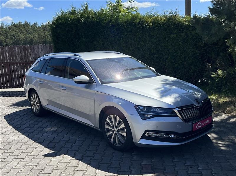 Škoda Superb 2,0 TDI DSG Premium Edition - fotka 7 z 42