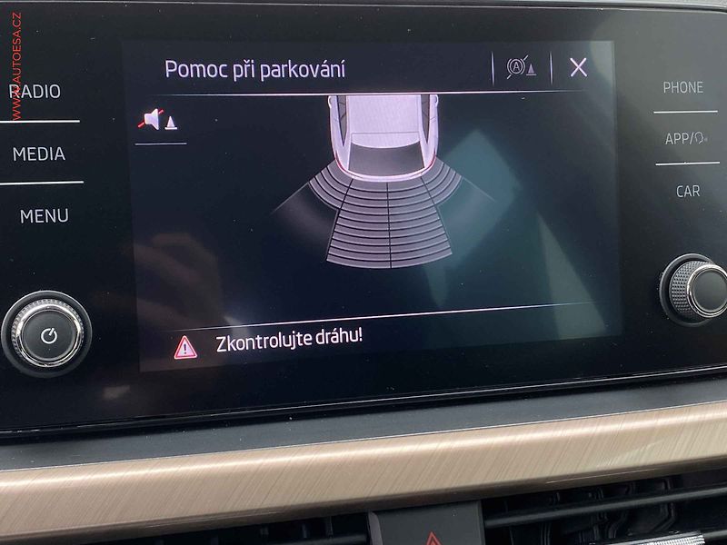 Škoda Scala (2022) 1.5 TSi, 1.maj,ČR, Style, LED - fotka 15 z 16