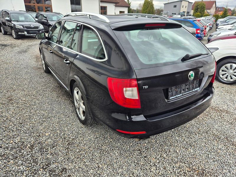 Škoda Superb (2011) 2.0 TDI Serviska Rozvody - fotka 35 z 48