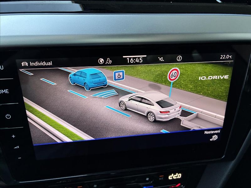 Volkswagen Arteon 2,0 WEBASTO,TAŽNÉ,PANORAMA - fotka 25 z 40