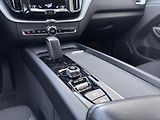 Volvo XC60 B4 AWD (nafta) // REZERVACE - náhled 22