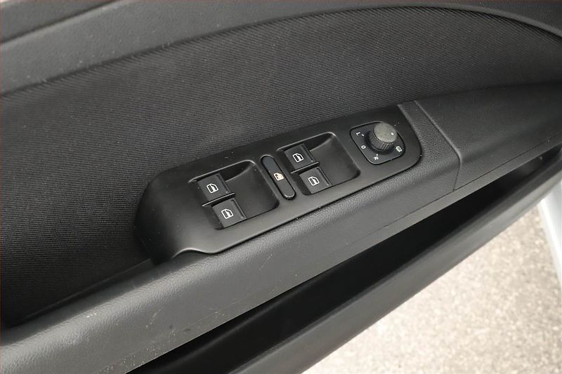 Škoda Superb (2010) 2.0 TDI, 4X4, nová STK - fotka 13 z 13