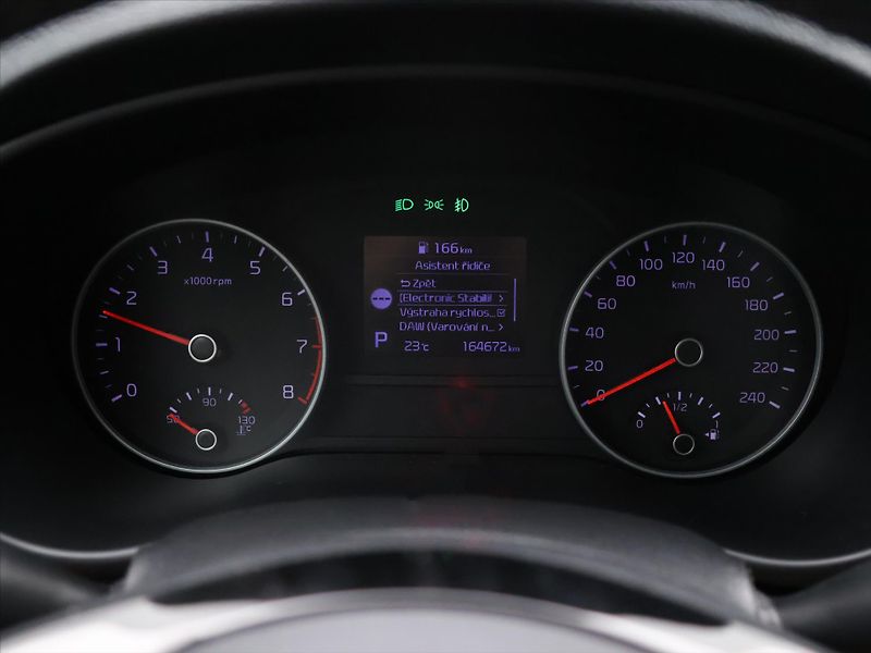 Kia Sportage 1,6 T-GDi 130kW 4x4 Exclusive - fotka 14 z 28