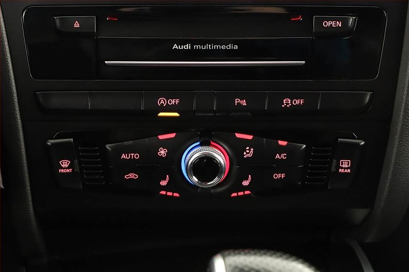 Audi A4 (2014) S-Line 2.0 TDI, 4X4, Automat - fotka 17 z 21