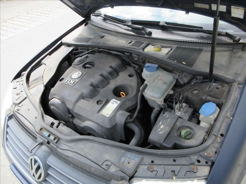Volkswagen Passat 1,9 TDi, Klima, Vyhř. sed. - fotka 24 z 25