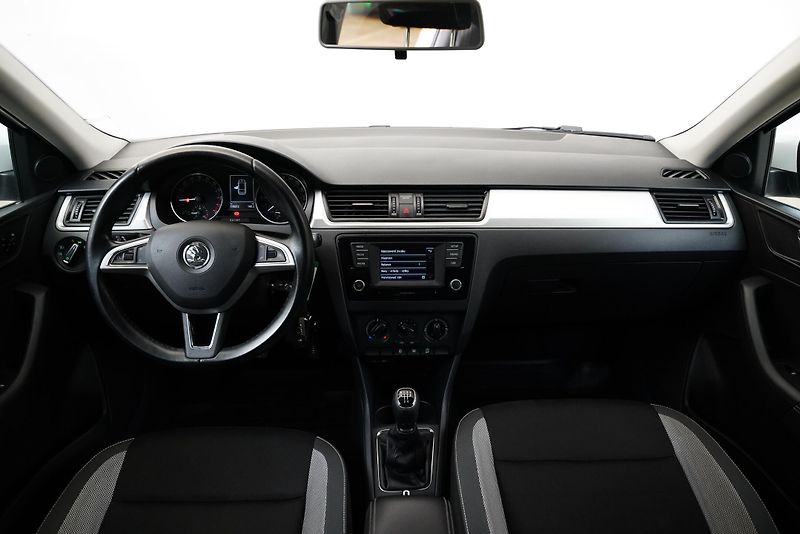 Škoda Rapid - fotka 5 z 26