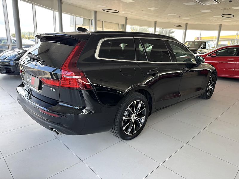 Volvo V60 B4 AUT*145kW*KeyLess*Tažné - fotka 5 z 31