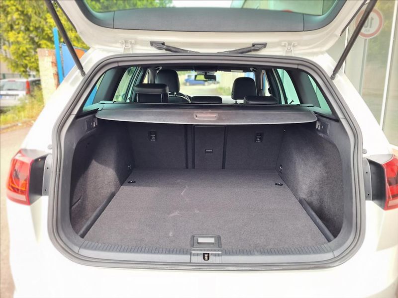 Volkswagen Golf R*Variant*KM!PO SERVISE!!! - fotka 39 z 55