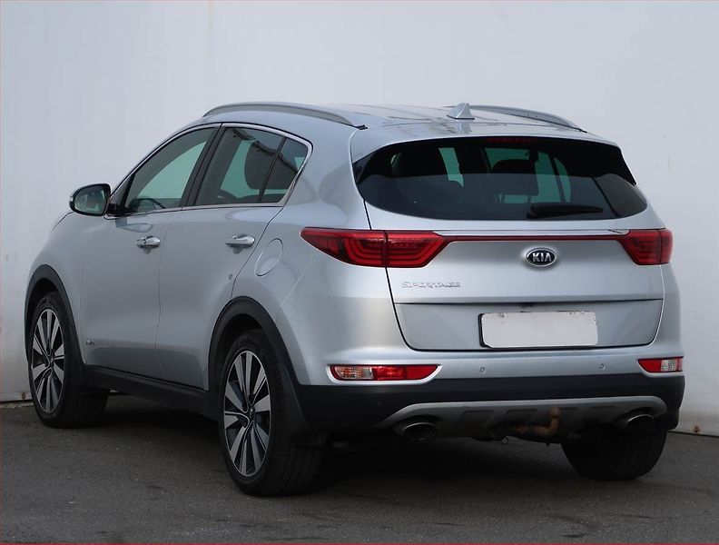 Kia Sportage (2018) 1.6 T-GDI, 4X4, Automat, ČR - fotka 4 z 22