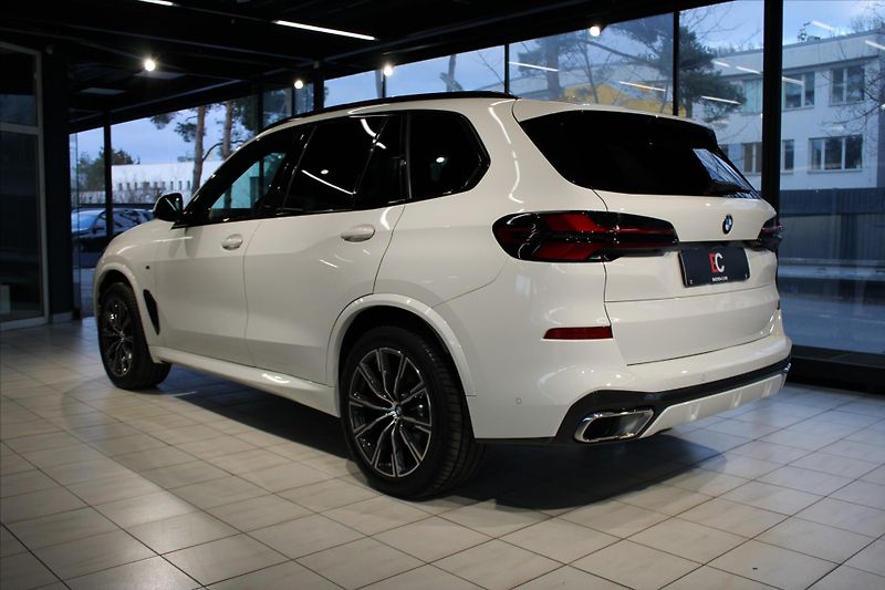 BMW X5 xDrive30d M Sport DAProf/NezTo - fotka 5 z 35