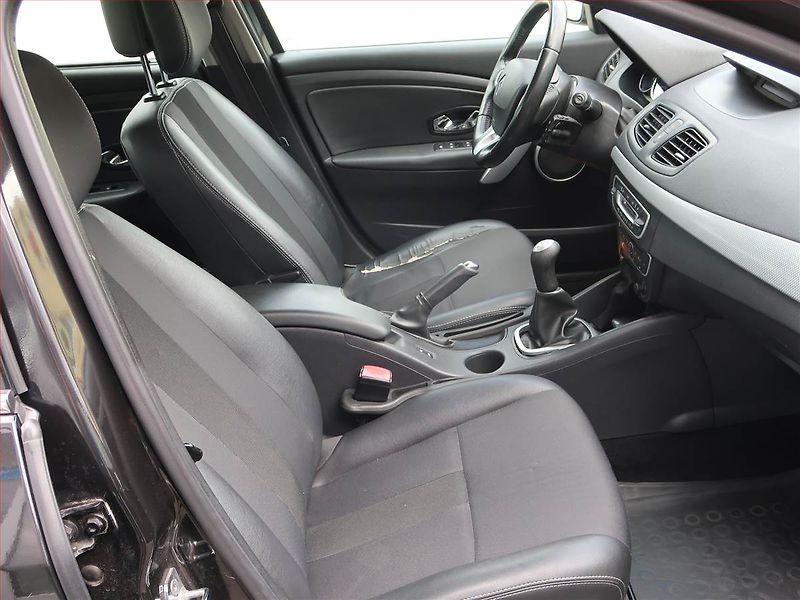 Renault Fluence (2012) 1.6 16V, po STK, servisované - fotka 9 z 17