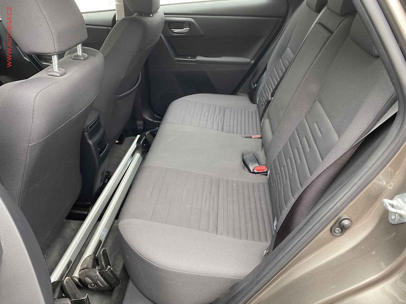 Toyota Auris (2019) 1.6i, ČR, servis.kniha - fotka 10 z 18