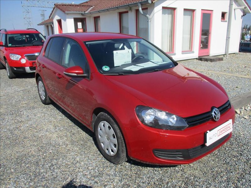 Volkswagen Golf 1,4 i 16v, aut.klima,servis, - fotografie inzerátu