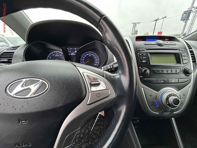 Hyundai ix20 (2015) 1.4 CVVT, 2.maj,ČR, AC, temp - fotka 17 z 17