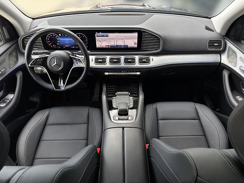 Mercedes-Benz GLE 300 d 4M AMG - fotka 12 z 29