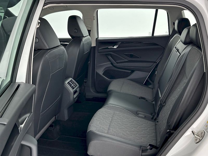 Volkswagen Tayron (2025) 2.0 TSI 150kW 4Motion DSG - fotka 8 z 36