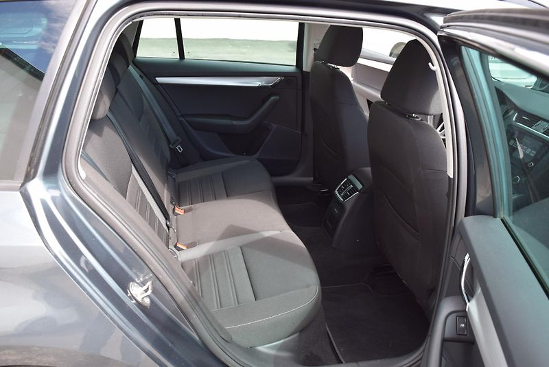 Škoda Octavia (2020) 2.0TDI 110kw AMBITION NAVI APP - fotka 43 z 50