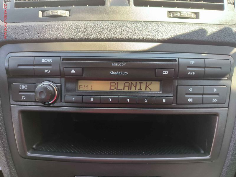 Škoda Octavia (2008) 1.6 MPi, Ambiente, TZ, +kola - fotka 11 z 15