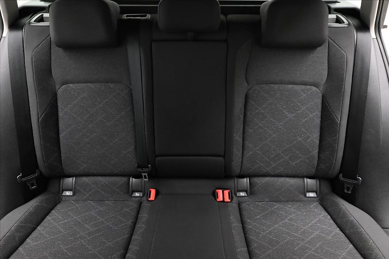 Volkswagen Golf 2,0 TDI 85 kW DSG Life Záruka - fotka 27 z 30