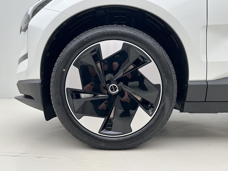 Volvo EX30 (2026) P8 AWD electric PLUS REZERVACE - fotka 15 z 45