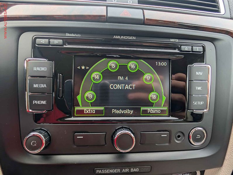 Škoda Superb (2009) 2.0 TDi, Elegance, DSG - fotka 19 z 21