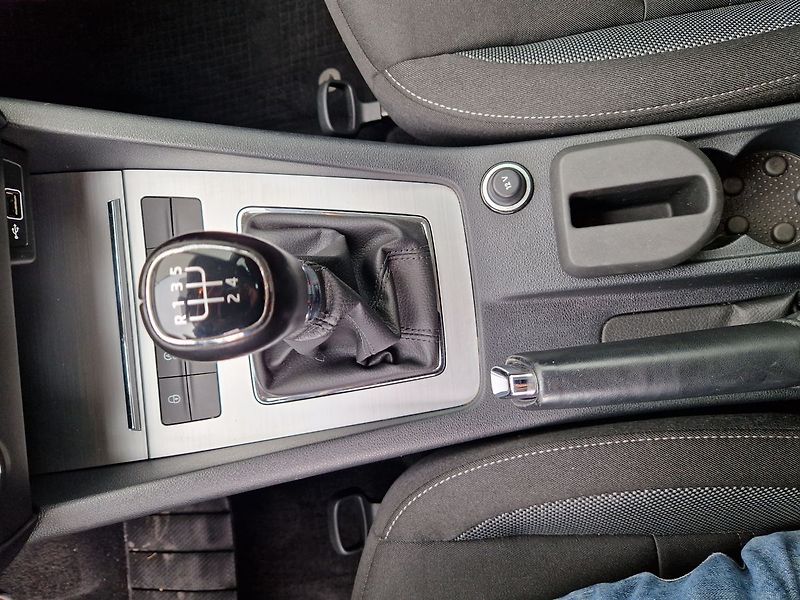 Škoda Octavia 1.6 TDI - fotka 19 z 34