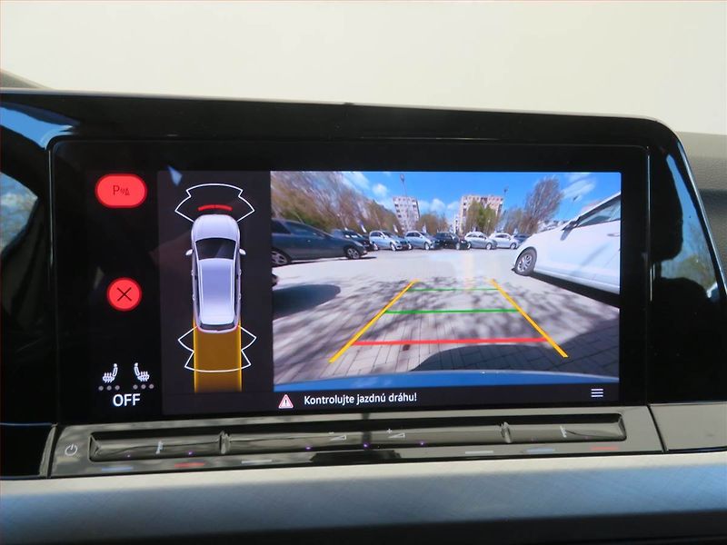Volkswagen Golf (2021) Life 1.5 eTSI - fotka 16 z 17