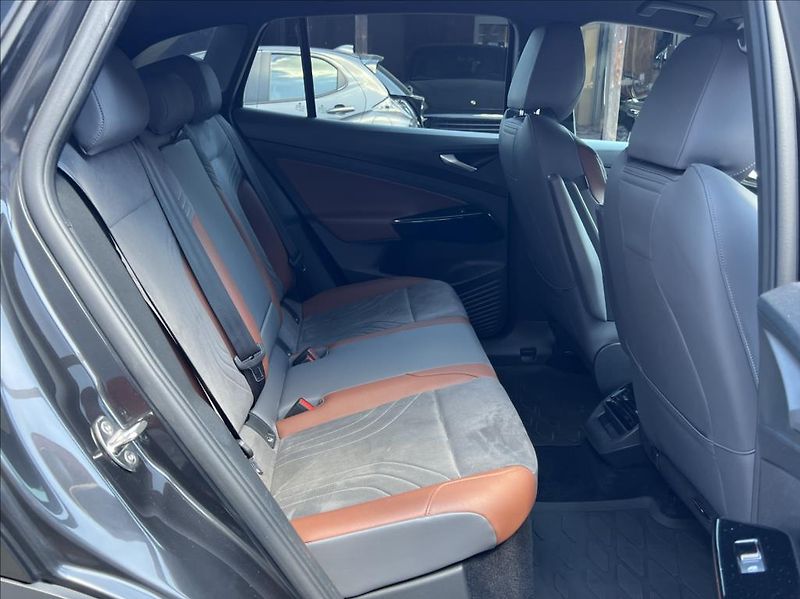 Volkswagen ID.4 Pro Performance 77kwh 92% - fotka 19 z 38