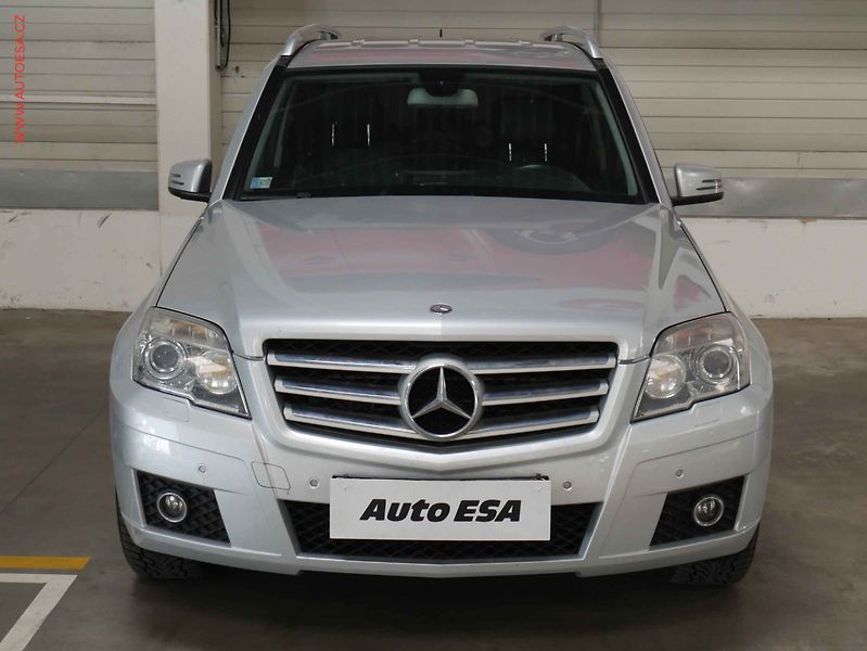 Mercedes-Benz GLK (2008) 3.0 CDi 320 CDi 4Matic, ČR - fotka 2 z 14
