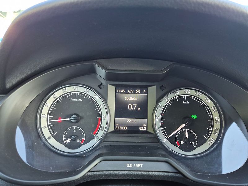 Škoda Octavia Combi 2,0 TDI DSG Style Plus, - fotka 13 z 20