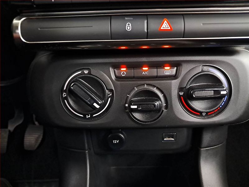 Citroën C3 (2020) 1.2 PureTech, ČR,1.maj - fotka 14 z 17