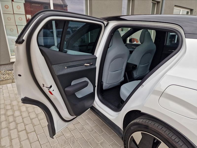 Volvo EX30 AWD Ultra Twin 315kW,ČR,1.Maj - fotka 18 z 48