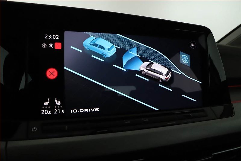 Volkswagen Golf (2024) Life 1.0 TSI - fotka 14 z 19