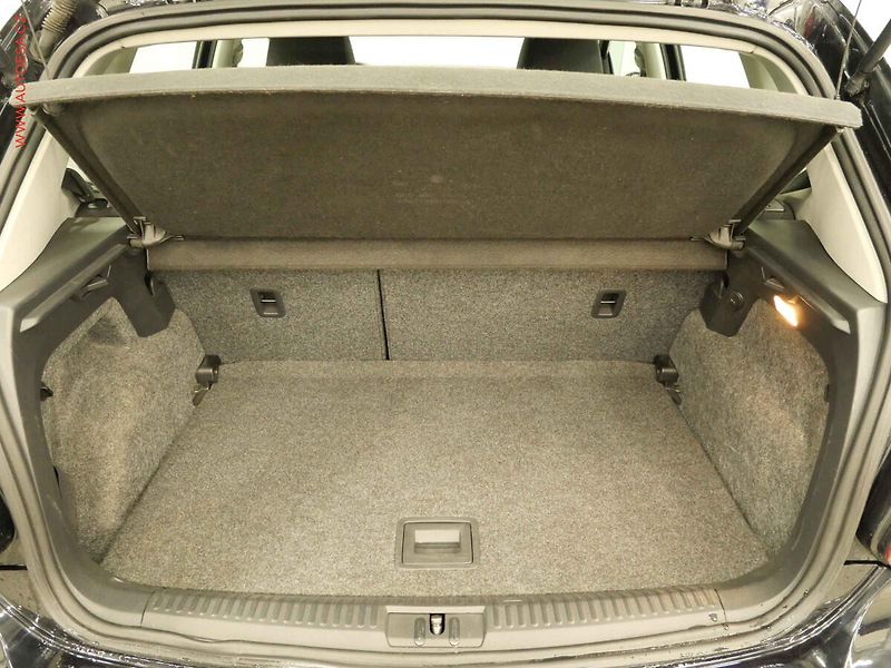 Volkswagen Polo (2010) 1.2i, AC, temp - fotka 7 z 17