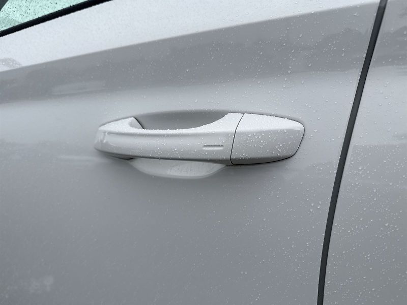 Škoda Kamiq (2023) 1.0 TSI Fresh - fotka 27 z 32