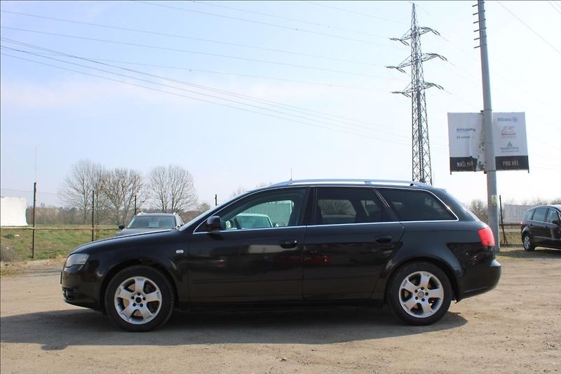 Audi A4 3,0 TDi  4x4,AUTOMAT,XENONY - fotka 8 z 29