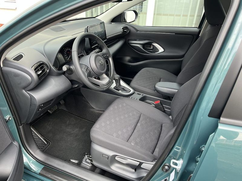 Toyota Yaris 1.5L HEV116 CVT Comfort - fotka 10 z 26