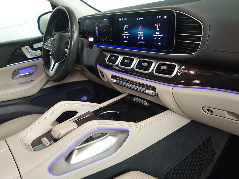 Mercedes-Benz GLS (2020) 350D*4M*WEBASTO*MASÁŽ*69000KM! - fotka 32 z 50