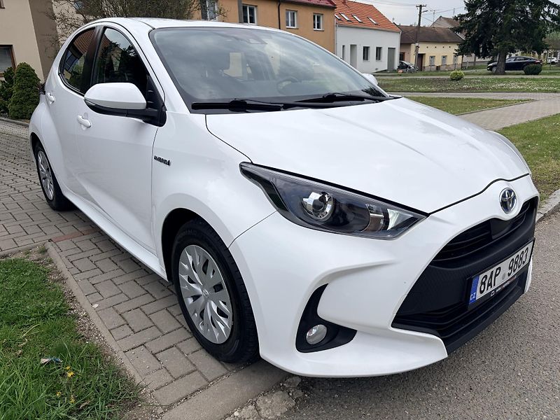 Toyota Yaris 1.5 VVT-i HYBRID - fotka 2 z 36